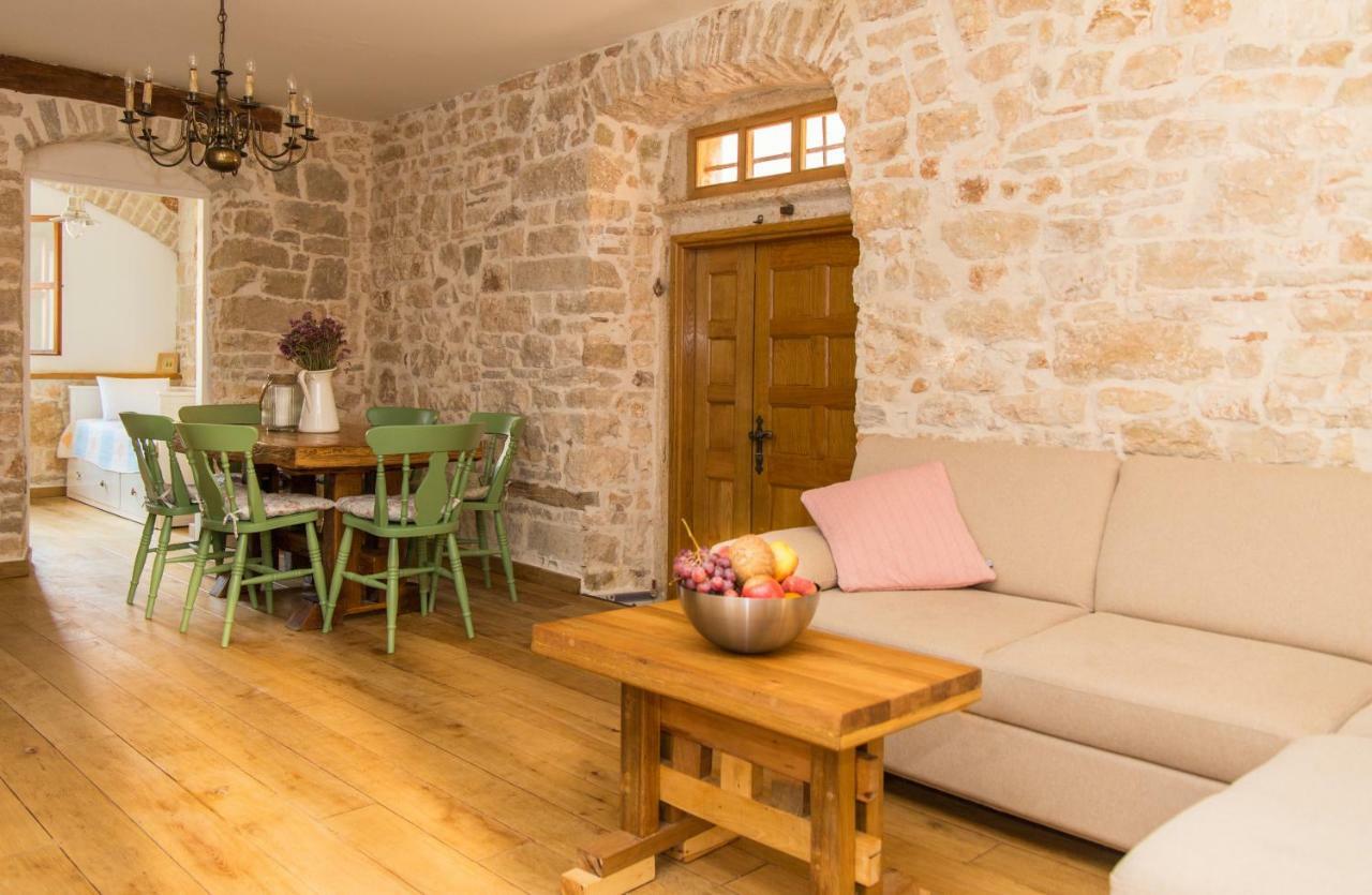 Villa Di Piazza Višnjan Εξωτερικό φωτογραφία